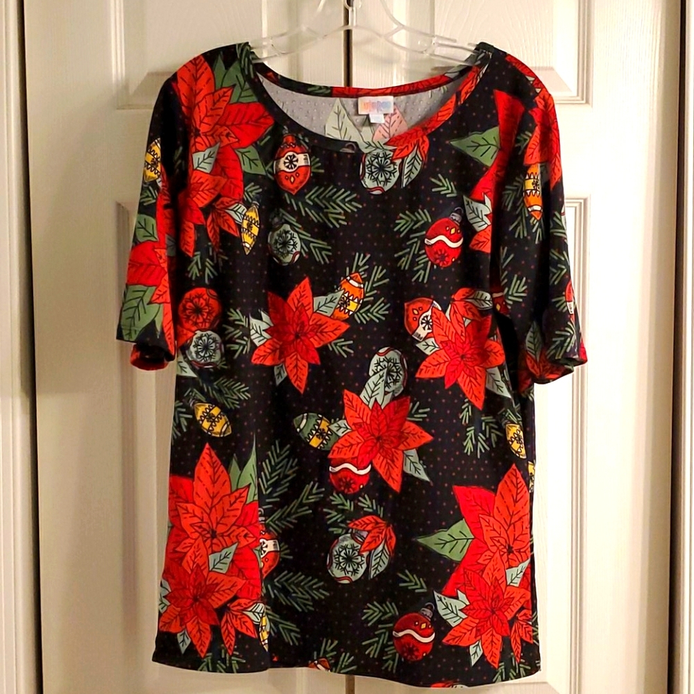 Lularoe Christmas Gigi shirt